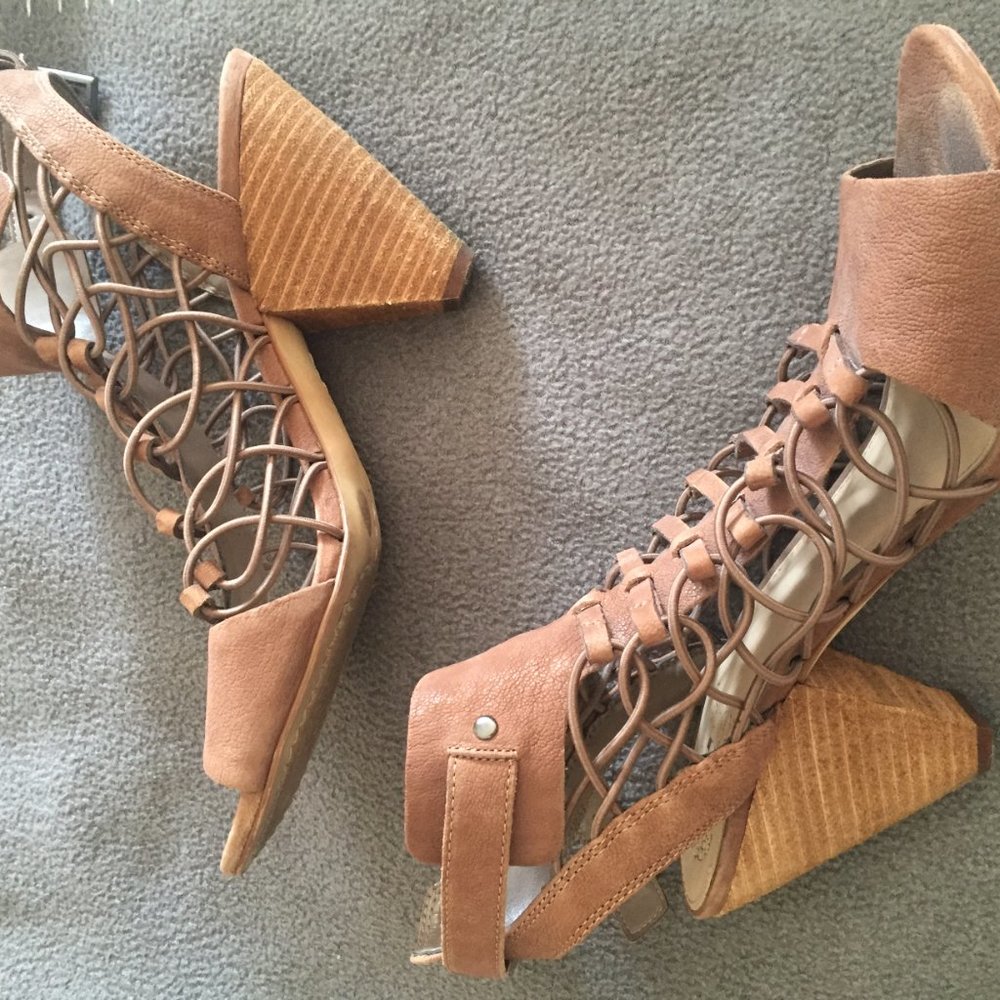 Vince Camuto Eliaz Block Heels Size 8.5